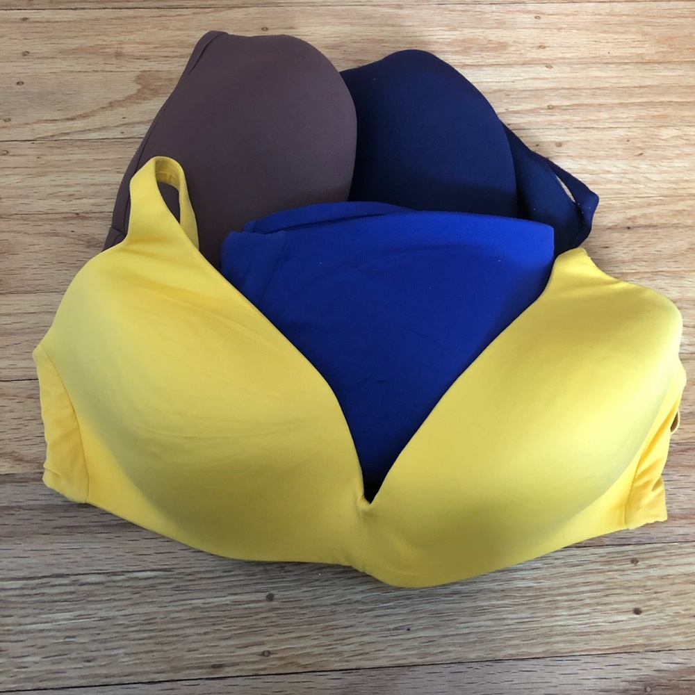 4 Victoria secret body index bras